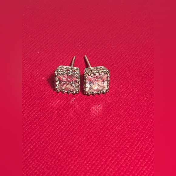 Elegant Silver Stud Earrings ❤️❤️ no box ! - Picture 2 of 7